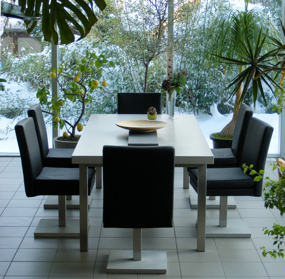 Dining Table Concrete table top | Dining tables | OGGI Beton