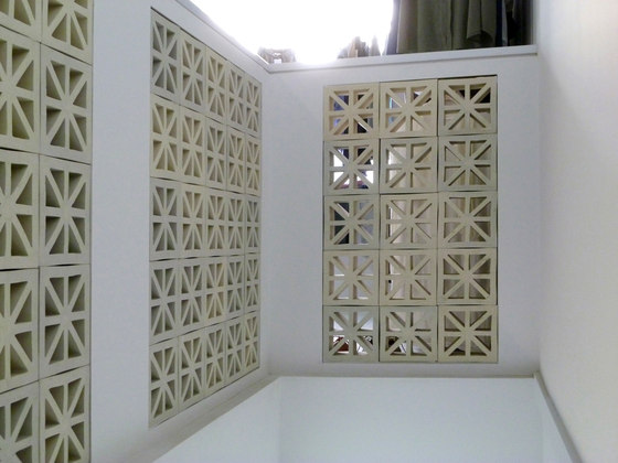 Porous block 200 in-situ | Systèmes de façade | Kenzan