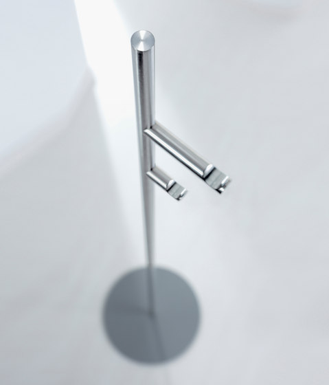 Standgarderobe Straight 2V | Towel rails | PHOS Design