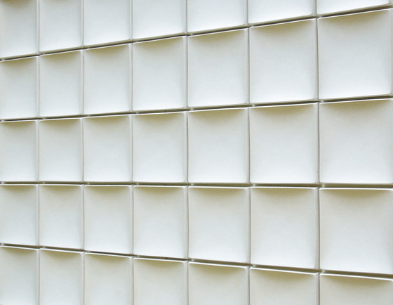 Round square model B | Ceramic tiles | Kenzan