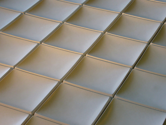 Round square model B | Ceramic tiles | Kenzan