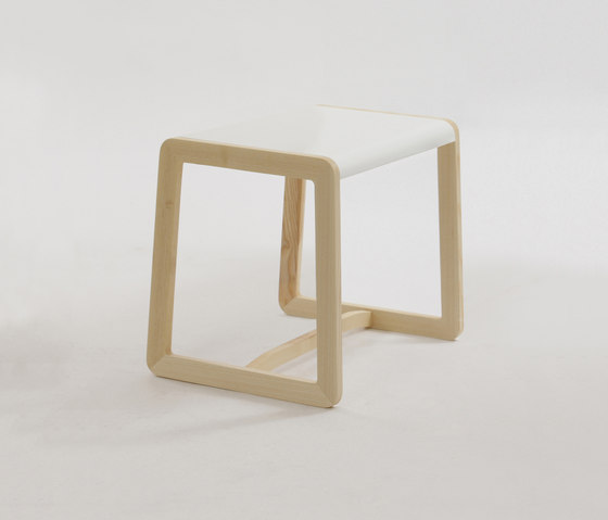 Private Space Stool | Tablettes / Supports tablettes | ellenberger