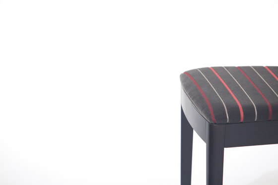 911 Chair upholstered | Sillas | TON A.S.