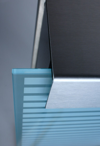 Glasnost.Glass.White-Stripes Mailbox | Buchette lettere | keilbach