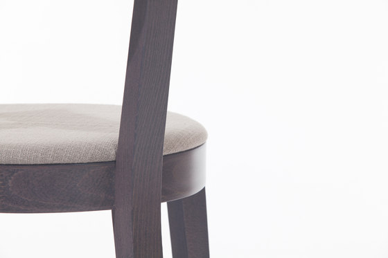 Punton Chair upholstered | Sillas | TON A.S.