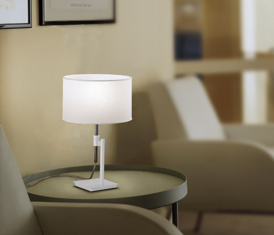 Elios Table lamp | Lámparas de sobremesa | La Référence