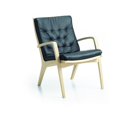 Ara 4 | Armchairs | One Collection