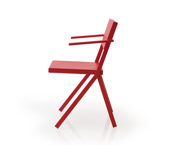 Mia Armchair | 411 | Chairs | EMU Group