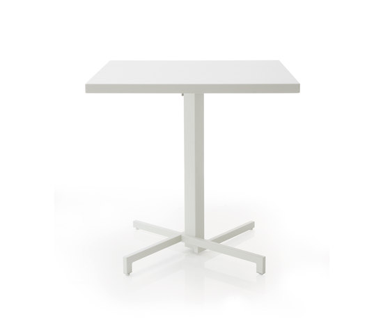 Mia | 417 | Bistro tables | EMU Group