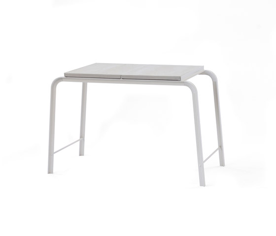 Tabloid Table | side table | Mesas auxiliares | Vij5