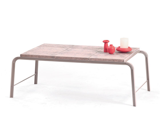 Tabloid Table | coffee table | Couchtische | Vij5