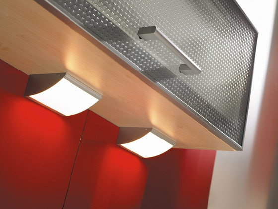 DK 3 halogen   Halogen Under-Cabinet Luminaire with Curved Glass Shade | Lampade per mobili | Hera