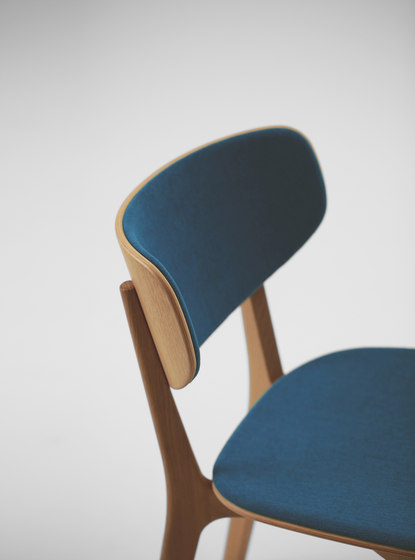 Roundish Chair (cushioned) | Chairs | MARUNI