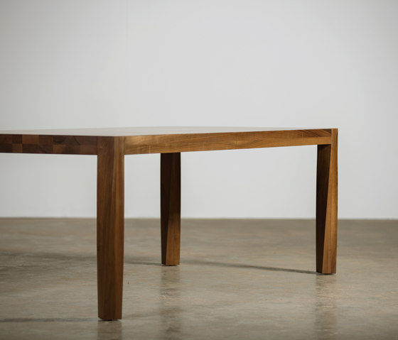 Tor table | Dining tables | Artisan