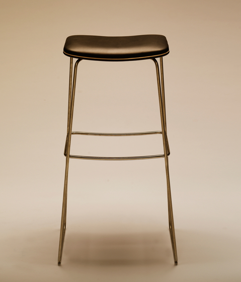 P.1 780 | Bar stools | PWH Furniture