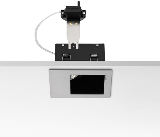 Micro Battery Asymmetric 1L QR-CBC51 | Lampade soffitto incasso | Flos