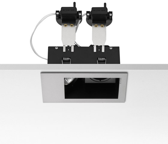Micro Battery Asymmetric 2L QR-CBC 51 | Lámparas empotrables de techo | Flos