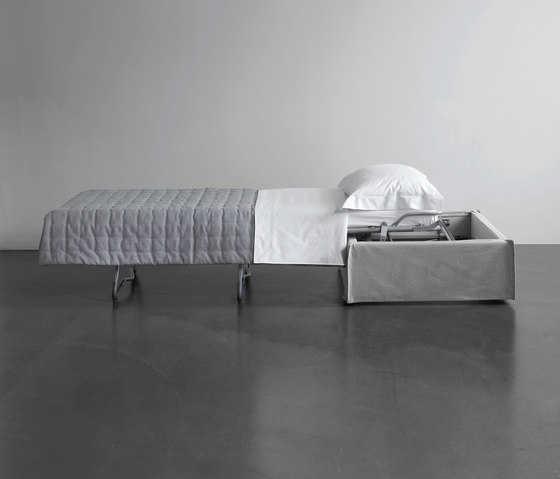 Fox Fast Bed | Pouf | Meridiani