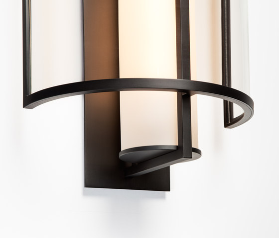 Halvdel | Lampade parete | Kevin Reilly Collection