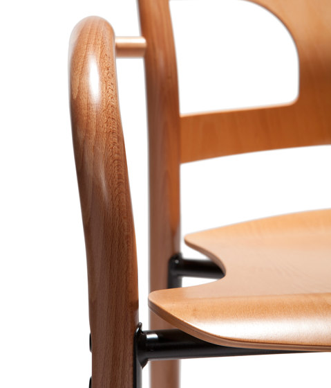 Jari chair j22 | Sillas | Arktis Furniture