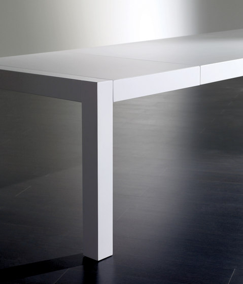 Norris Dining table | Dining tables | Meridiani