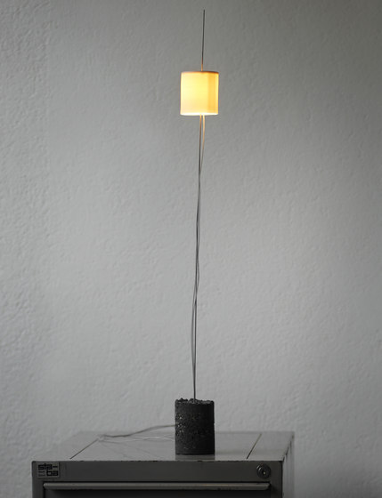 lampe-tige | Luminaires de table | Serielimitee.ch
