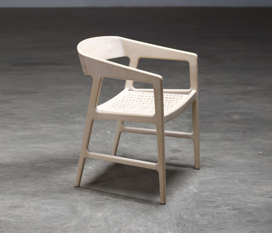 Tesa Chair | Chaises | Artisan