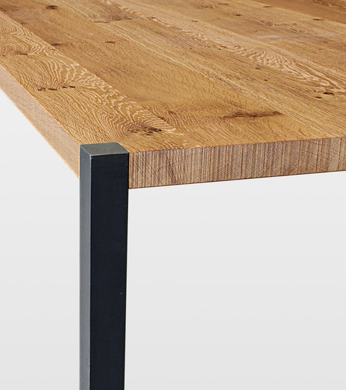 IGN. STICK. TABLE. | Esstische | Ign. Design.