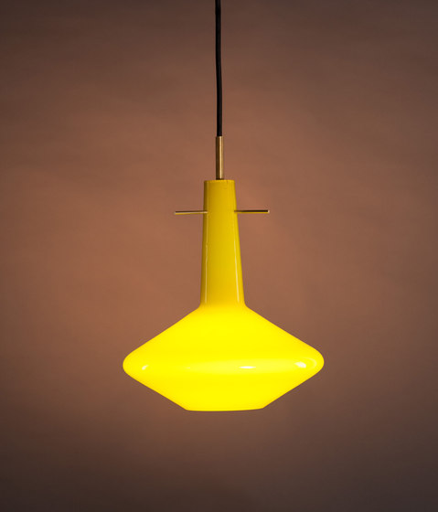 3Angle yellow | Lámparas de suspensión | PSYKEA