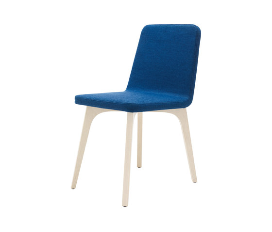 Vik | Chair Light Natural Ash With Handle | Chairs | Ligne Roset