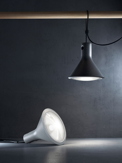 Yupik Table lamp | Table lights | FontanaArte