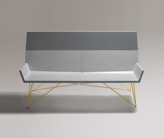 Inclinare Bench | Benches | Hard Goods