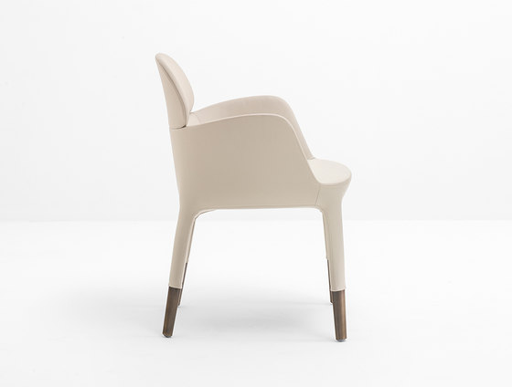 Ester 690 | Chairs | PEDRALI