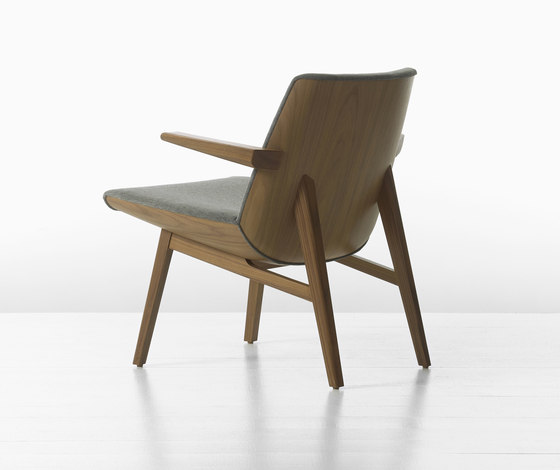 Clamshell Lounge Lowback Wood Armchair | Fauteuils | Geiger