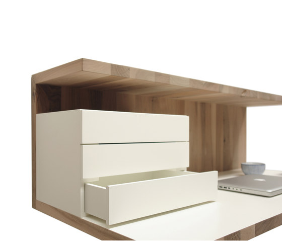 Kees hanging desk | Desks | Pilat & Pilat