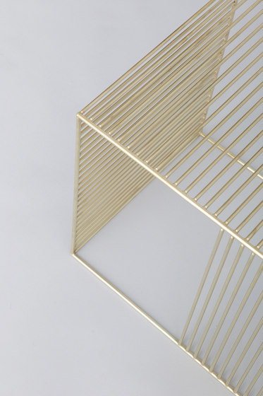 Wire Side Table Brass | Mesas auxiliares | Iacoli & McAllister