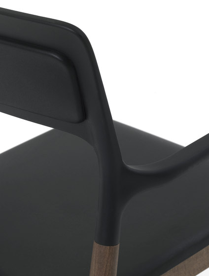Florinda Soft with armrests | Chaises | De Padova