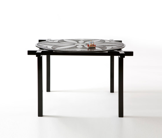 Round and Square side and centre table | Mesas de centro | Karen Chekerdjian
