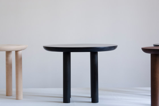 Wing side table | Beistelltische | Karen Chekerdjian
