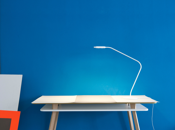 Smieg - Desk Lamp | Luminaires de table | pliet