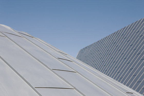 Roof covering | Angled standing seam | Sistemi copertura | RHEINZINK