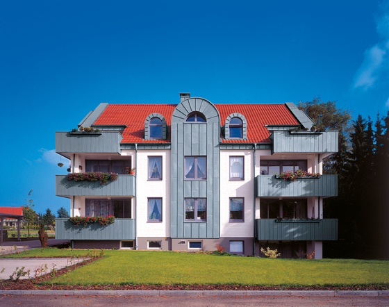 Architectural details | Balconies | Balcons rapportés | RHEINZINK