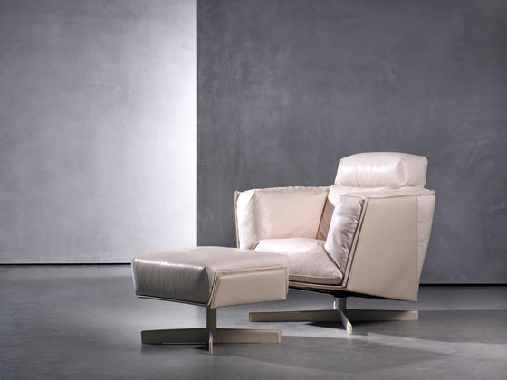 HEIT swivel chair & ottoman | Poltrone | Piet Boon