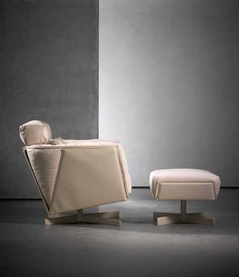 HEIT swivel chair & ottoman | Armchairs | Piet Boon
