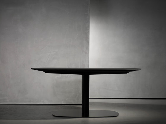 KEKKE Table | Esstische | Piet Boon