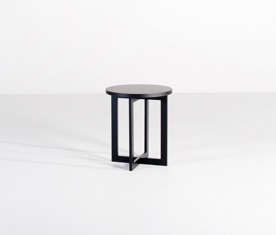 Nota Bene lamp table | Tavolini alti | Van Rossum