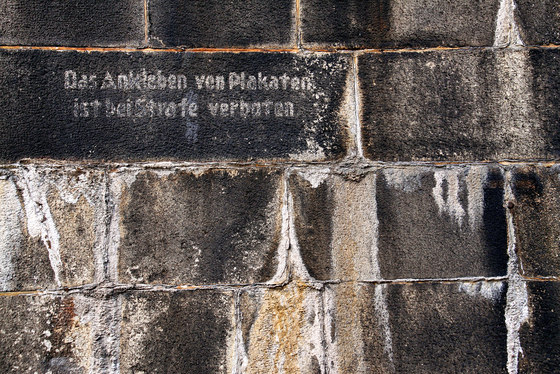 Hamburg | label "banned placarding" | Wood panels | wallunica