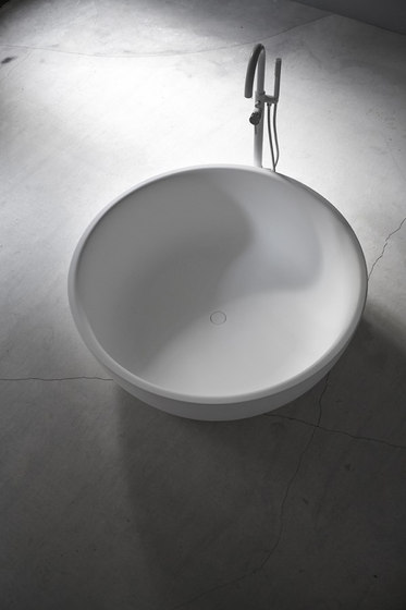 Moon Freestanding Solidsurface® Bathtub | Badewannen | Inbani