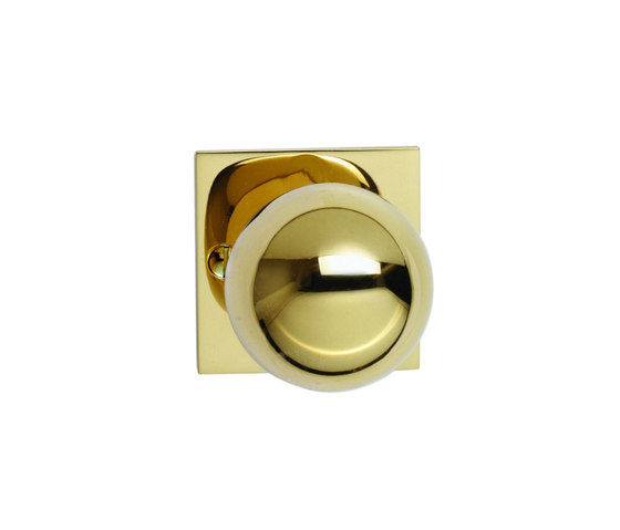 Entrance door fitting by Tecnoline | Security fittings