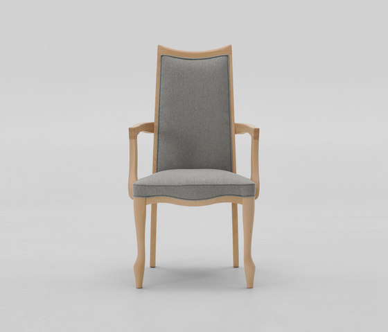 Traditional Arm Chair | Sillas | MARUNI